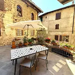 Casa Claudia Pieve Centro Storico בית נופש Tremosine